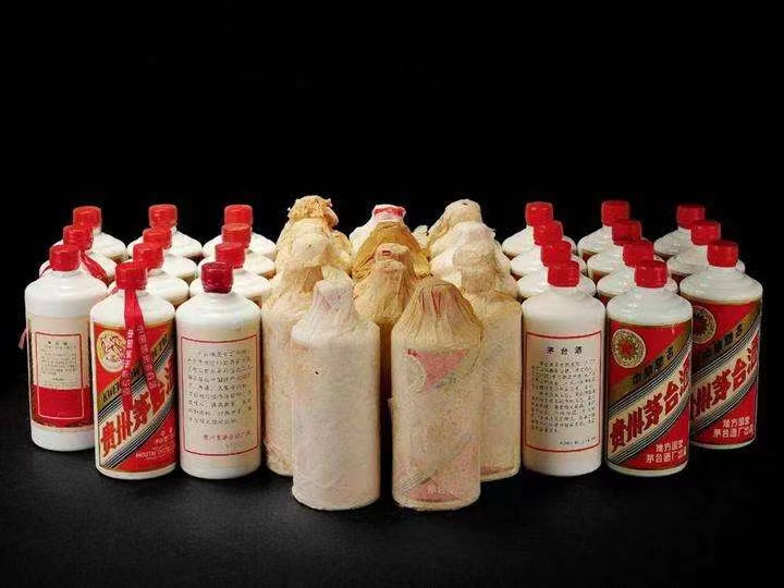 巨鹿日照岚山回收酒价格哪里回收(附近上门回收茅台酒）?